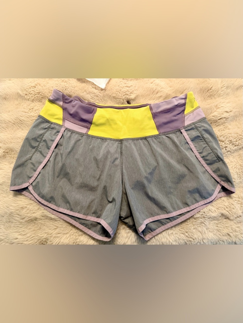 Lululemon Speed Up Mid-Rise Lined Short 4”